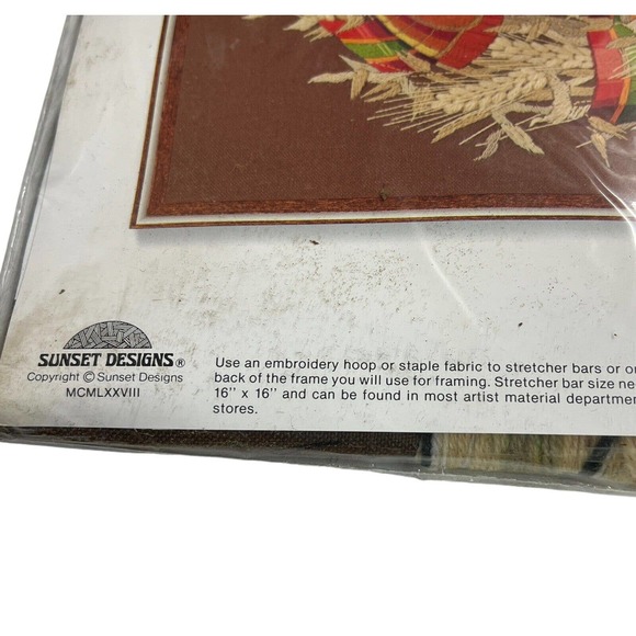 New 1978 Sunset Stitchery Natures Wreath Holiday Christmas Wall Hanging 16 x 16 - Picture 4 of 5